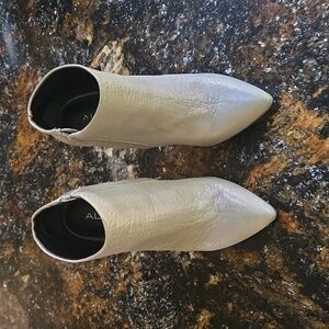 Aldo Gray Leather Ankle Boot Size 7